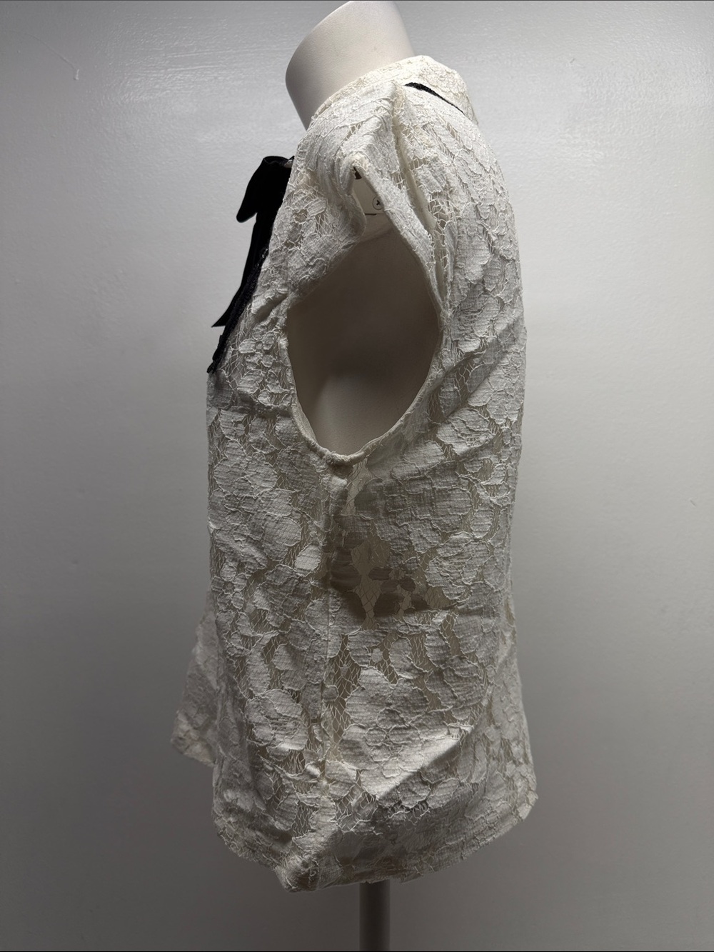Alice + Olivia Venetta Shirt Lace Pintuck Bow Cap Sleeve Top Collar White Size 6 - Picture 6 of 9